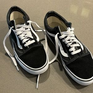 Like NEW Vans Women’s size 9 Black